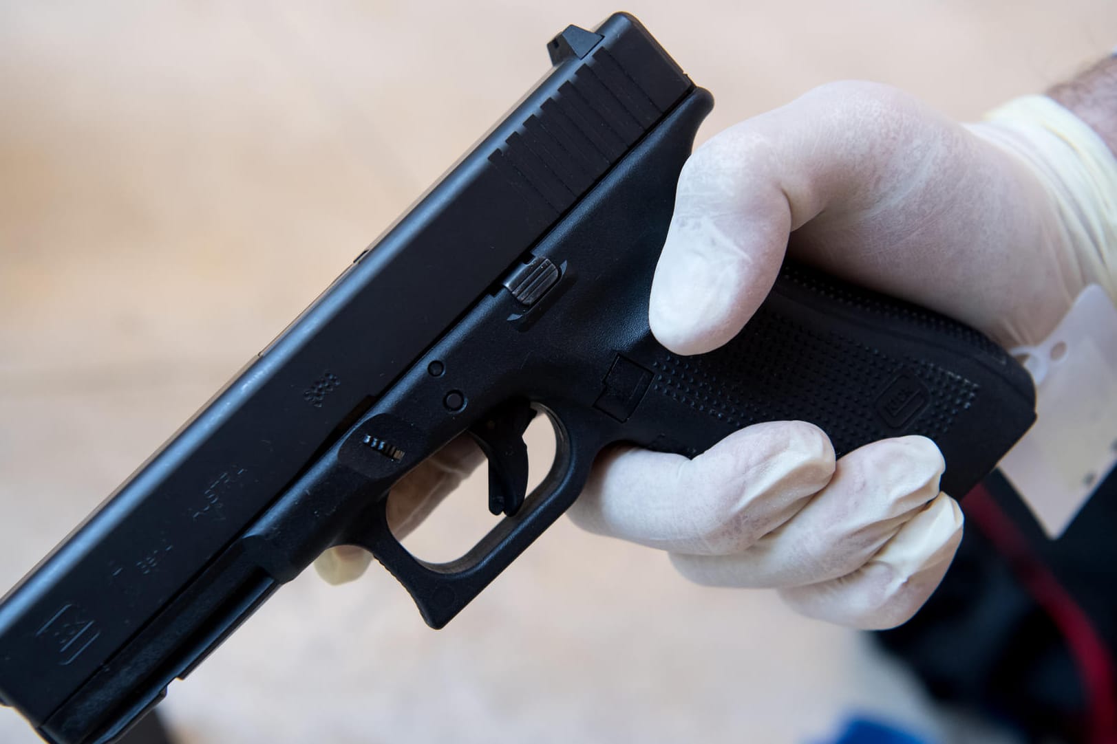 Tatwaffe vom Typ Glock 17: Daniel S. hatte sich die Pistole über eine Darknet-Plattform besorgt.