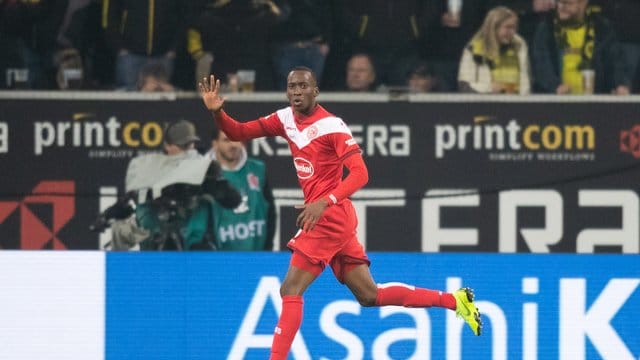 Dodi Lukebakio traf für die Fortuna auch gegen den BVB.
