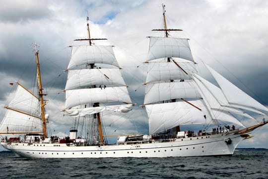 Die "Gorch Fock", Schulschiff der Marine, in der Kieler Förde.