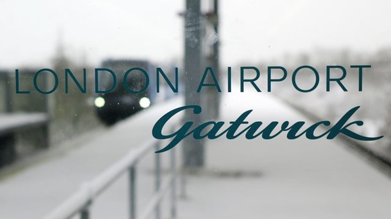 An Europas siebtgrößtem Flughafen London-Gatwick ist es zu massiven Behinderungen im Luftverkehr gekommen.