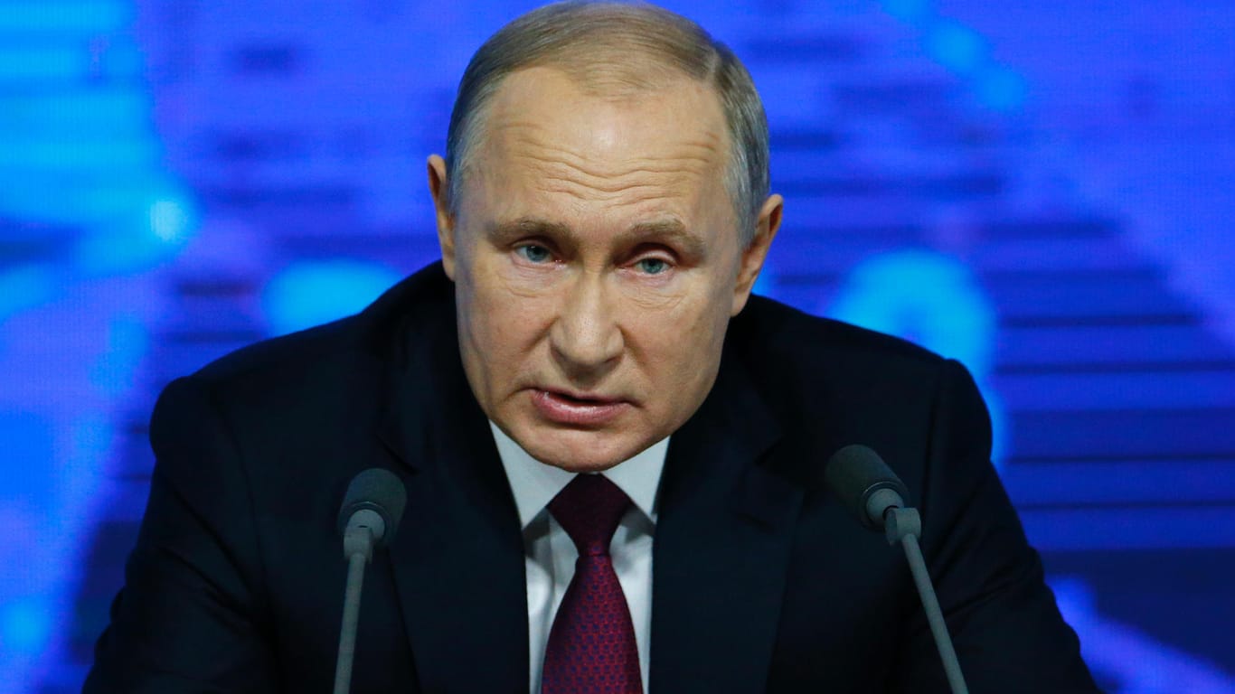 Wladimir Putin spricht: Auf seiner jährlichen großen Pressekonferenz beantwortet er oft viele Stunden lang Fragen.