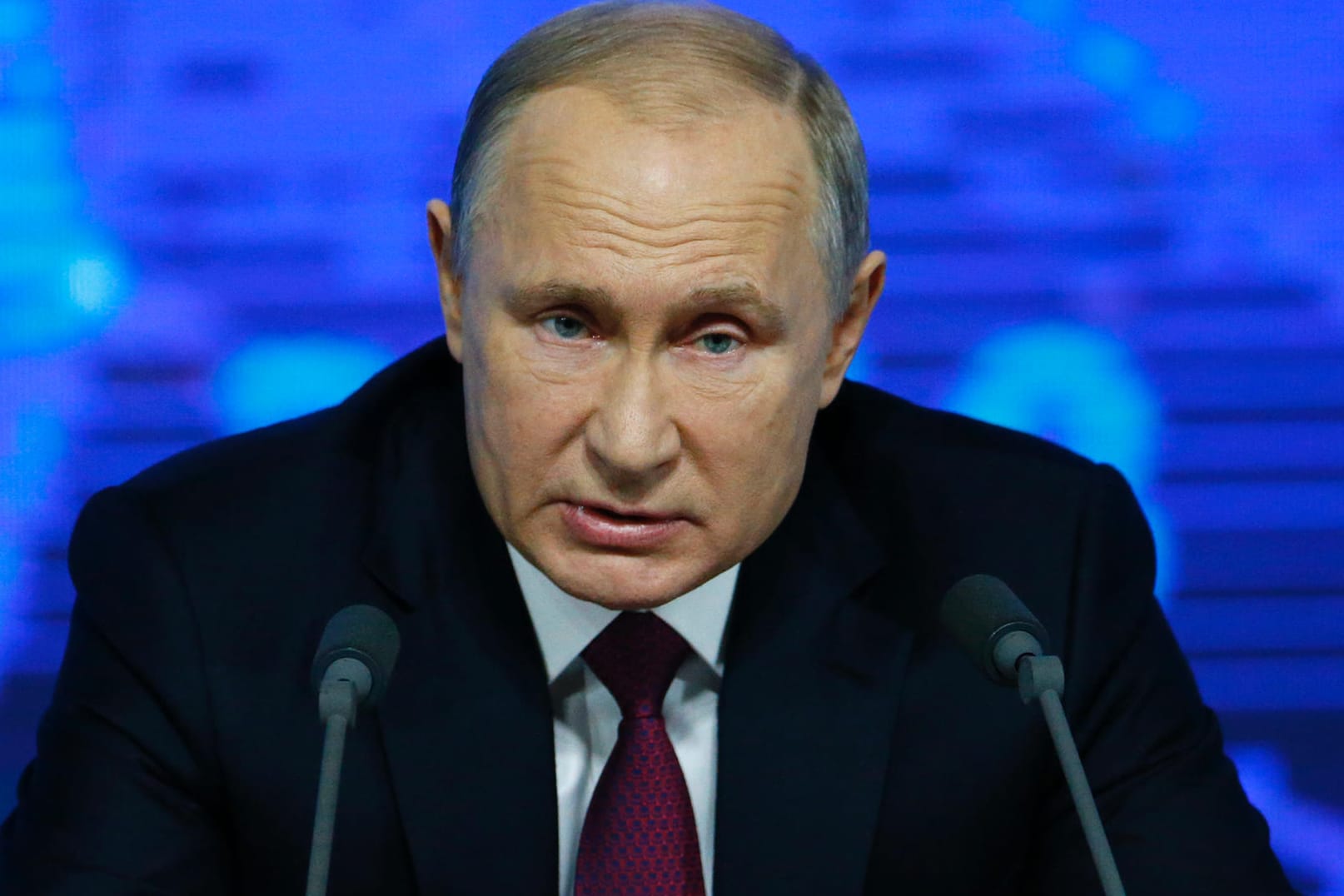 Wladimir Putin spricht: Auf seiner jährlichen großen Pressekonferenz beantwortet er oft viele Stunden lang Fragen.