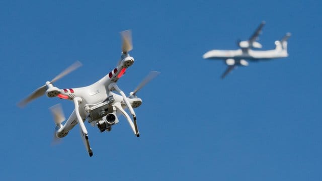 In Deutschland hat die Zahl der Zwischenfälle mit Drohnen deutlich zugenommen. In Deutschland hat die Zahl der Zwischenfälle mit Drohnen deutlich zugenommen.