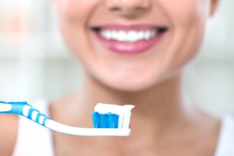 Zahnpasta: Die von der Stiftung Warentest untersuchten Zahncremes zur Zahnaufhellung hielten ihr Werbeversprechen.