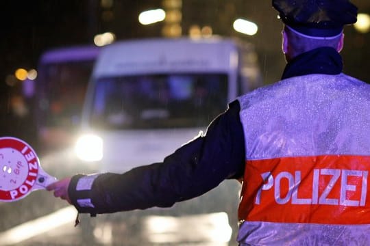 Lässt das Verhalten des Autofahrers Alkoholmissbrauch und eine hohe Alkoholgewöhnung erkennen, ist eine MPU auch bei Blutalkoholwerten unter 1,6 Promille rechtens.