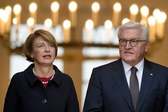 Bundespräsident Frank-Walter Steinmeier und seine Ehefrau Elke Büdenbender feiern Weihnachten mit ihren Familien.