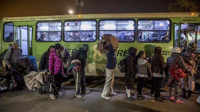 Die meisten Migranten, die an der Grenze zwischen den USA und Mexiko ankommen, stammen aus Mittelamerika. Die meisten Migranten, die an der Grenze zwischen den USA und Mexiko ankommen, stammen aus Mittelamerika.