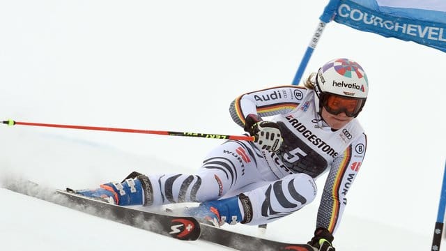 Viktoria Rebensburg beim Riesenslalom in Courchevel.