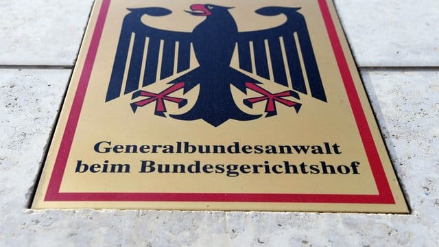 Im Jahr 2015 hatte der Generalbundesanwalt 108 Verfahren gegen Verdächtige aus dem islamistischen Milieu eingeleitet. Im Jahr 2015 hatte der Generalbundesanwalt 108 Verfahren gegen Verdächtige aus dem islamistischen Milieu eingeleitet.