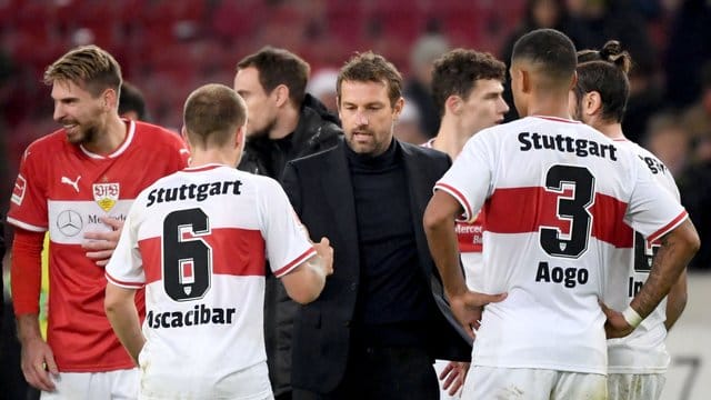 VfB-Trainer Markus Weinzierl will mit den Stuttgartern gegen Schalke punkten. VfB-Trainer Markus Weinzierl will mit den Stuttgartern gegen Schalke punkten.