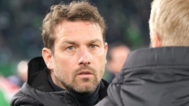 Trainer Markus Weinzierl trifft mit dem VfB Stuttgart auf seinen alten Club Schalke. Trainer Markus Weinzierl trifft mit dem VfB Stuttgart auf seinen alten Club Schalke.