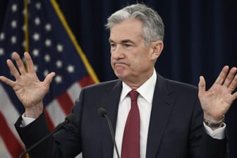 Jerome Powell: US-Präsident Donald Trump soll über die Entlassung des Notenbankchefs nachdenken. Er sieht in Zinserhöhungen eine Gefahr für den wirtschaftlichen Aufschwung.