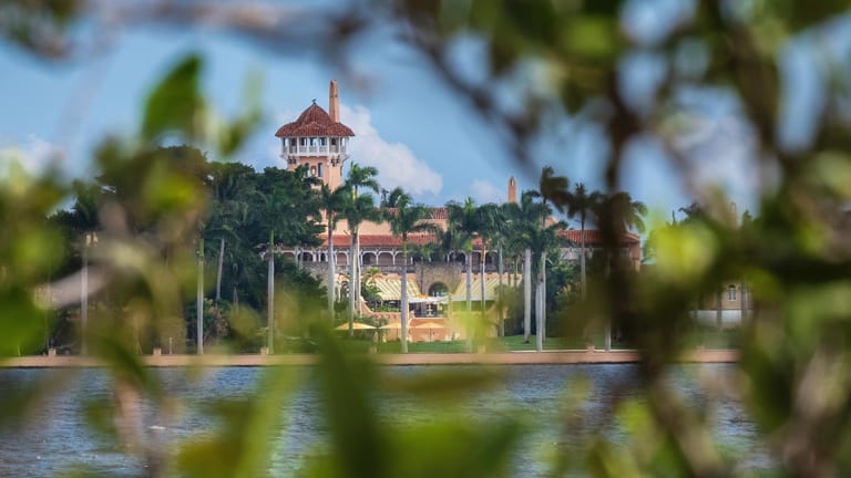 Blick auf Donald Trumps Ressort Mar-a-Lago in Palm Beach: Der US-Präsident wird hier seine Weihnachtsferien verbringen.