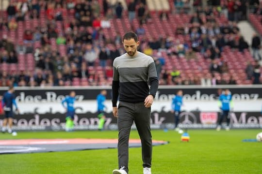 Soll möglicherweise Verstärkung im Trainerteam erhalten: Schalkes Trainer Domenico Tedesco.