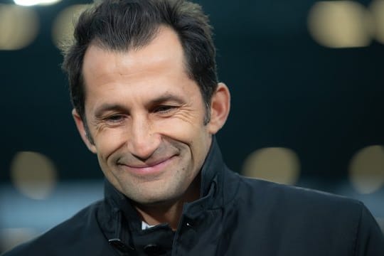 Bayern-Sportdirektor Hasan Salihamidzic äußerte sich nur vage zu möglichen Neuzugängen.