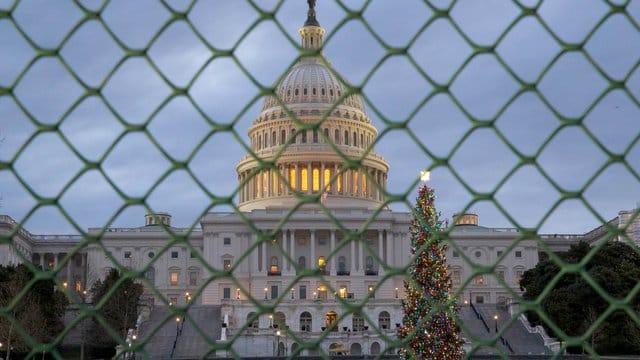 Kapitol in Washington: In den USA ist kein schnelles Ende des teilweisen Stillstands der Regierungsgeschäfte in Sicht. Kapitol in Washington: In den USA ist kein schnelles Ende des teilweisen Stillstands der Regierungsgeschäfte in Sicht.