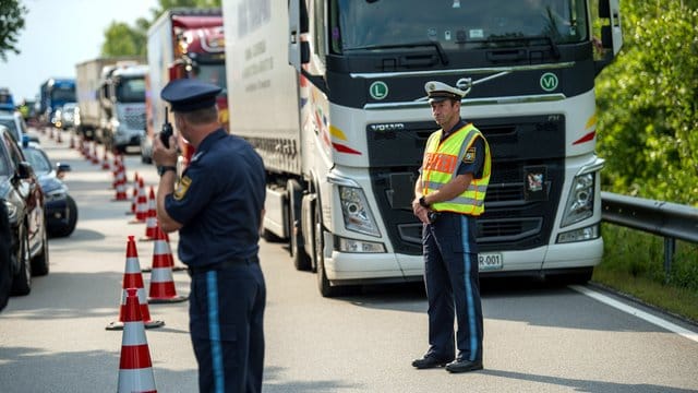 Grenzkontrollen an der deutsch-österreichischen Grenze bei Krichdorf.