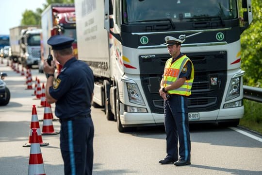 Grenzkontrollen an der deutsch-österreichischen Grenze bei Krichdorf.