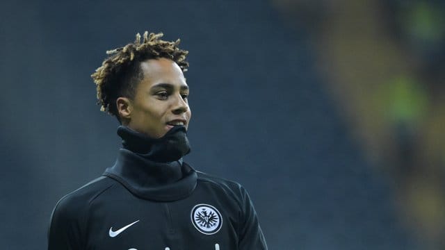 Deji Beyreuther wird von Schalke bis zum Saisonende verliehen.