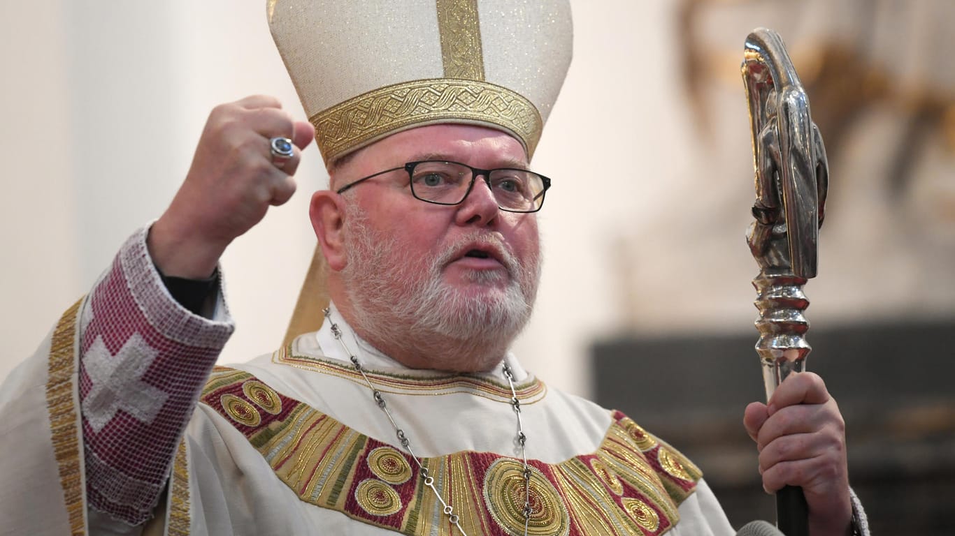 Kardinal Reinhard Marx: Der Erzbischof von München und Freising fordert, Asylbewerber nach ihrer Abschiebung weiter zu betreuen.