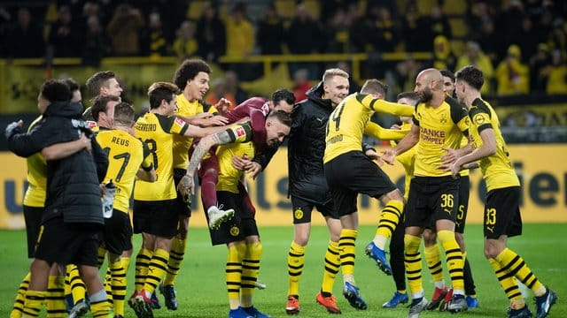 Der Höhenflug des BVB macht den Dortmunder Fans Hoffnung auf die Meisterschaft. Der Höhenflug des BVB macht den Dortmunder Fans Hoffnung auf die Meisterschaft.