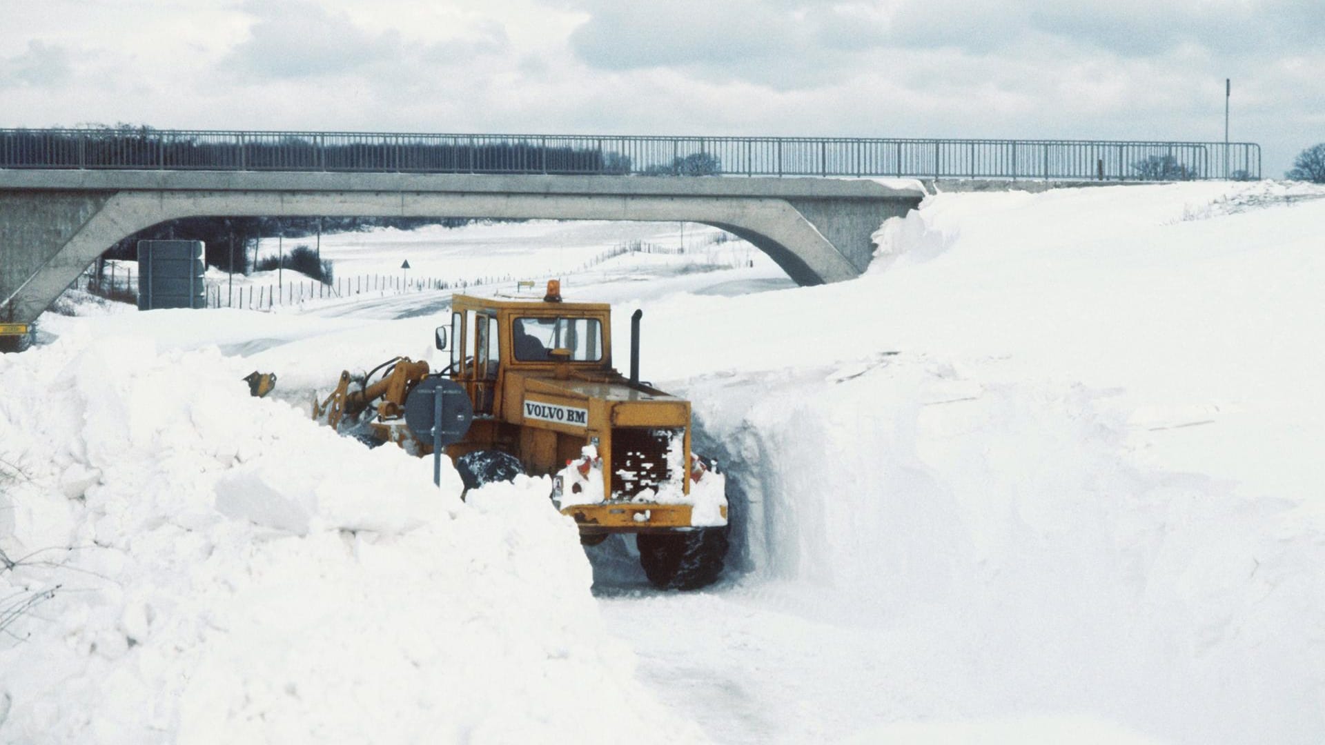 Rendsburg im Dezember 1978: Das nördliche Bundesland Schleswig-Holstein wurde unter Schneemassen begraben.