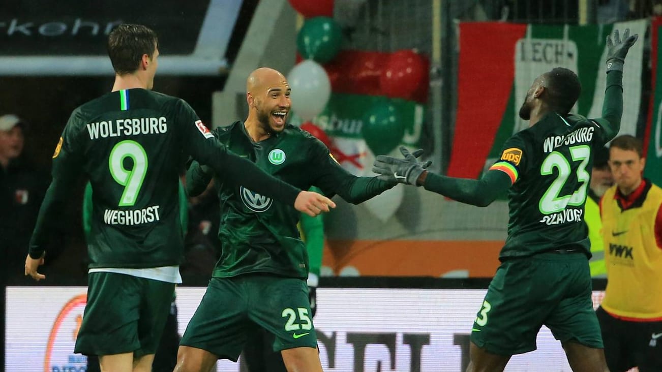 Später Sieg: Die Wolfsburg-Profis bejubeln den Dreier.