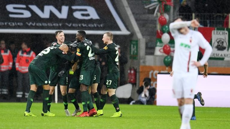 Die Wolfsburger siegten beim FC Augsburg mit 3:2.