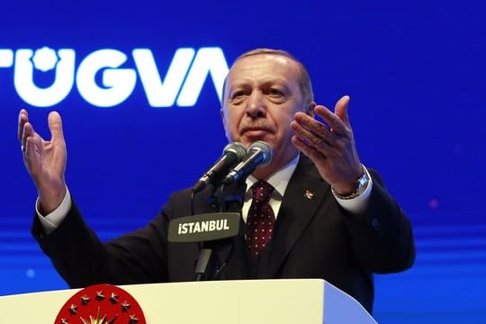 Der türkische Präsident Recep Tayyip Erdogan beschmipfte Israels Regierungschef Netanjahu als "Tyrannen".