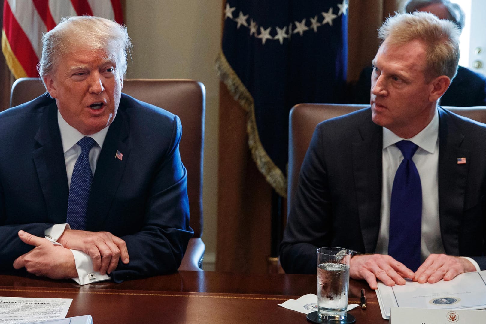 Patrick Shanahan (r.): Der bisherige Vize-Verteidigungsminister soll laut Donald Trump nun den Chefposten im Pentagon übernehmen.