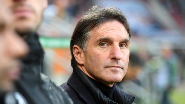 Kann beruhigt in die Weihnachtstage gehen Wolfsburgs Trainer Bruno Labbadia. Kann beruhigt in die Weihnachtstage gehen Wolfsburgs Trainer Bruno Labbadia.