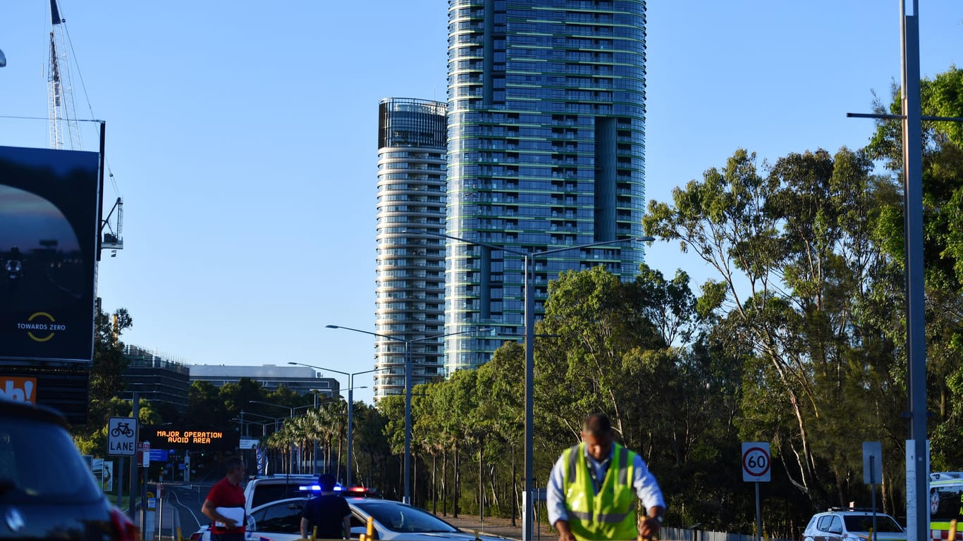 Hochhaus Opal Tower in Sydney: Mehr als 200 Menschen wurden aus einem 36-geschossigen Hochhaus evakuiert, aus Angst, dass das Gebäude einstürzen könnte.