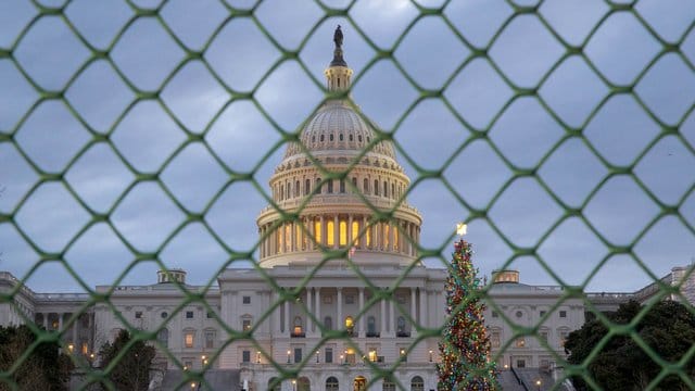 Der teilweise Stillstand der Regierungsgeschäfte in den USA wird sich wohl mindestens bis nach Weihnachten hinziehen. Der teilweise Stillstand der Regierungsgeschäfte in den USA wird sich wohl mindestens bis nach Weihnachten hinziehen.