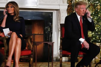 Donald und Melania Trump telefonieren mit Kindern an Weihnachten: Dabei hält es der US-Präsident für "grenzwertig", dass ein Siebenjähriger noch an den Weihnachtsmann glaubt.