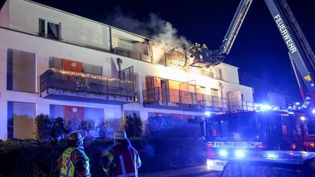 Brennende Seniorenwohnung in Aachen: Warum das Feuer ausbrach, ist noch unklar. Brennende Seniorenwohnung in Aachen: Warum das Feuer ausbrach, ist noch unklar.