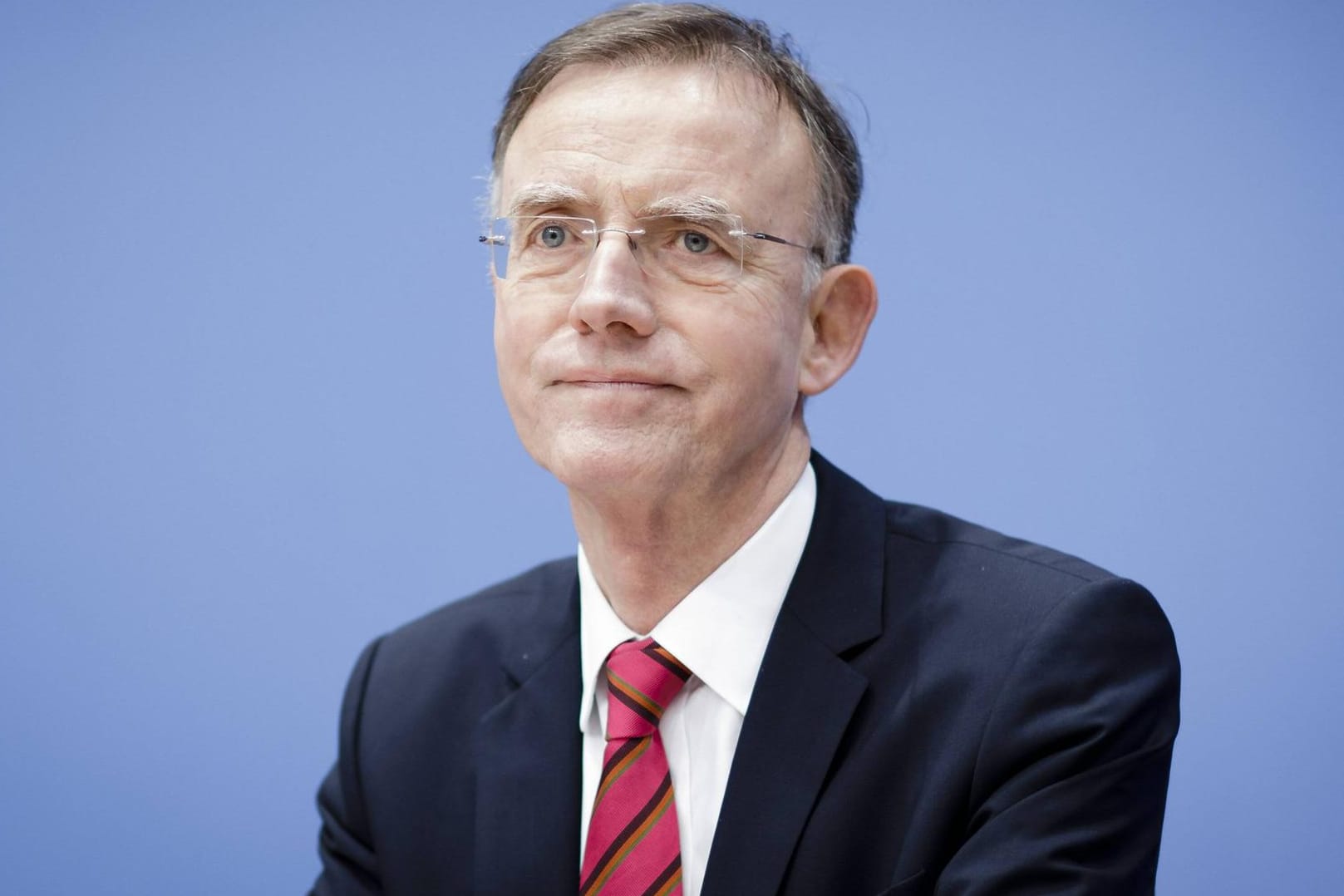 Gerd Landsberg: Der Geschäftsführer des Deutschen Staedte- und Gemeindebundes spricht sich für eine Grundsicherung für Kinder aus.