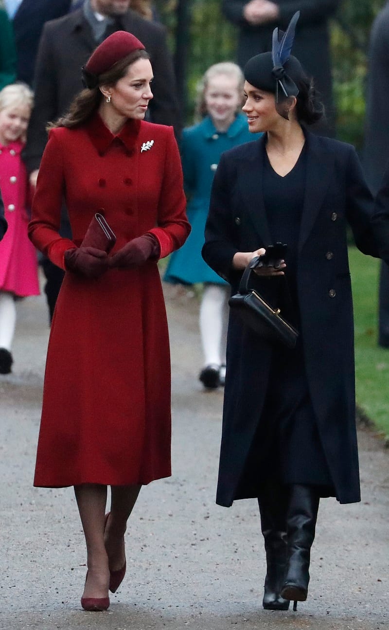 Herzogin Kate und Herzogin Meghan: Die beiden Frauen gehen mit dem Rest der Royal Family zum Gottesdienst in Sandringham.