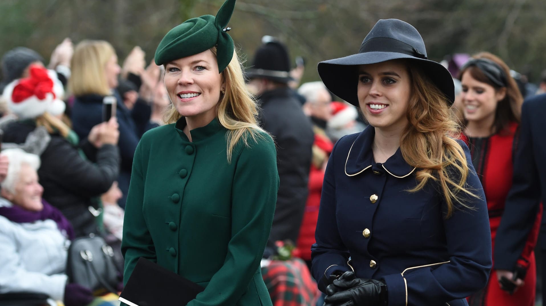 Autumn Phillips und Prinzessin Beatrice: Hinter ihnen läuft Prinzessin Eugenie mit ihrem Ehemann Jack Brooksbank.