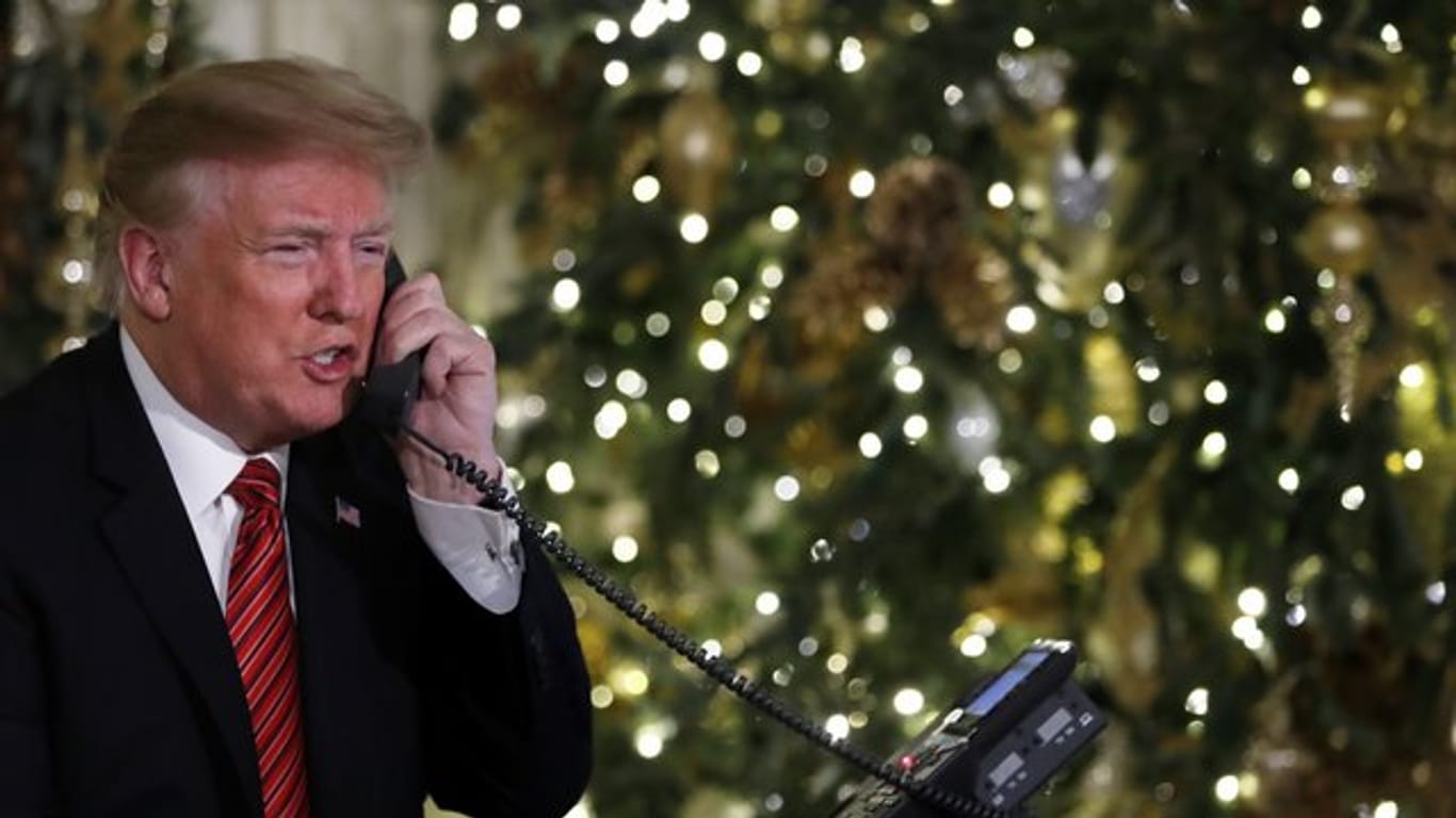 "Glaubst noch an den Weihnachtsmann?": Donald Trump.