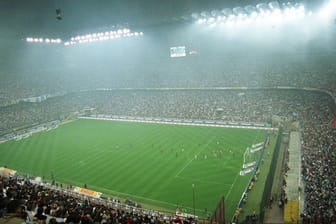 Die Milan-Fans haben im altehrwürdigen Giuseppe-Meazza-Stadion bereits viele mitreißende Europapokalspiele gesehen.
