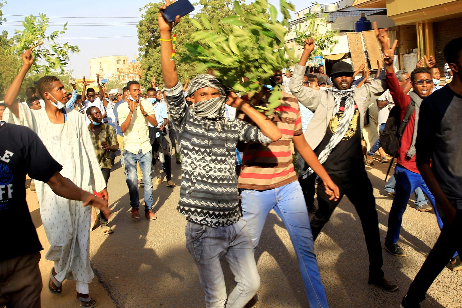 Demonstranten in Khartoum: Im Sudan demonstrieren die Menschen gegen die Wirtschaftspolitik der Regierung.