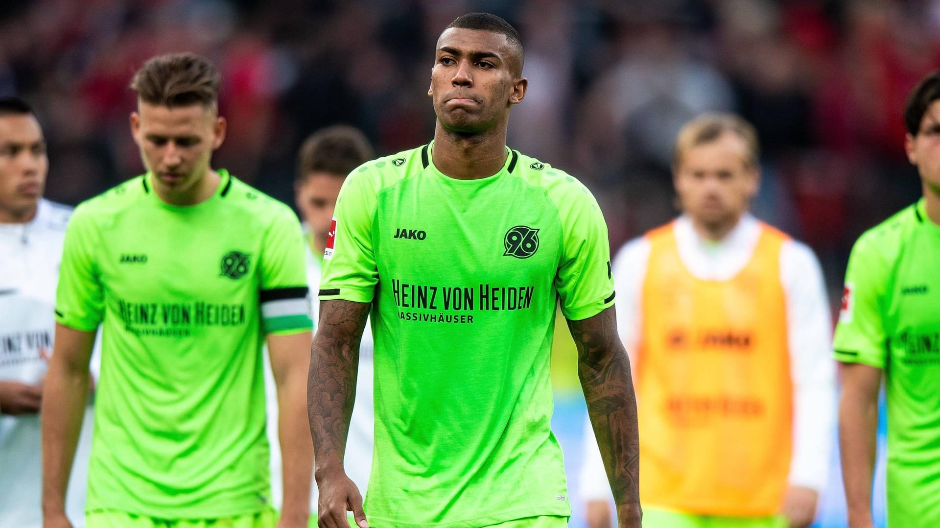 Hannover-Star Walace: Der Brasilianer sorgt mit einem Strandfoto für Fan-Ärger. Hannover-Star Walace: Der Brasilianer sorgt mit einem Strandfoto für Fan-Ärger.