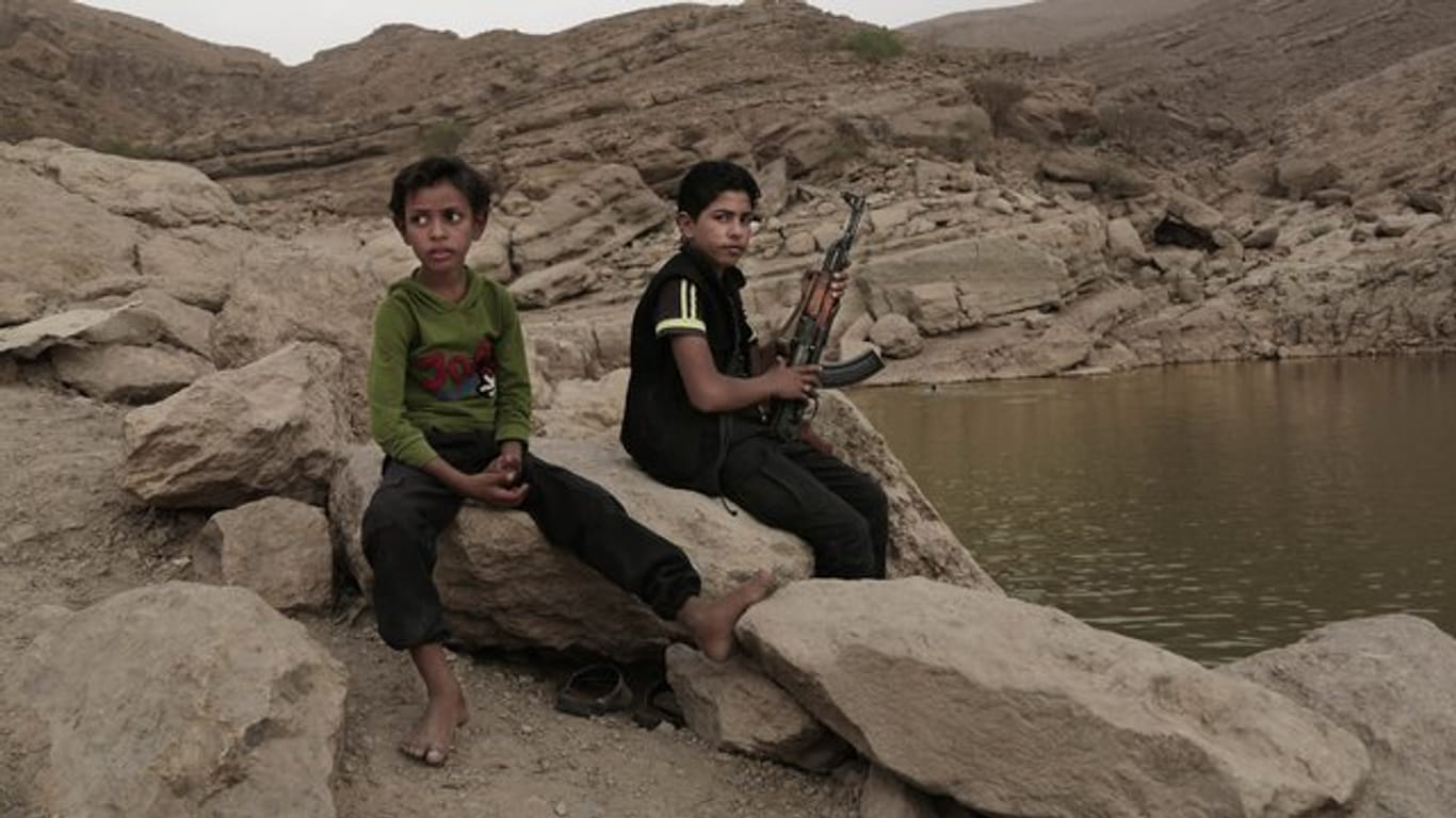 Kindersoldaten werden im Konflikt im Jemen von beiden Seiten eingesetzt.