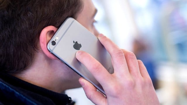 Während derzeit nur bestimmte Messenger-Apps mit sogenannter Ende-zu-Ende-Verschlüsselung abhörsicher sind, soll das bei Gesprächen im 5G-Netz generell der Fall sein.