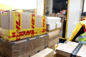 DHL