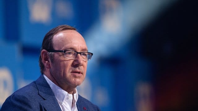 US-Schauspieler Kevin Spacey will der gerichtlichen Anhörung zu Vorwürfen eines sexuellen Übergriffs fern bleiben.