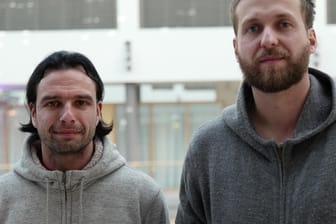 Die Berliner Hacker Jan Krissler und Julian Albrecht, die sich mit dem Überwinden des als sicher geltenden Verfahrens der Venenerkennung beschäftigten.
