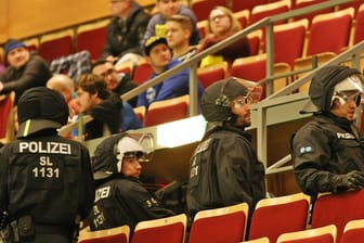 Während des Legends Cup in Saarbrücken kam es zu Krawallen und Ausschreitungen in der Halle.