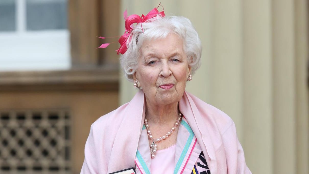 June Whitfield: Sie prägte die britische Unterhaltung über Jahrzehnte hinweg.