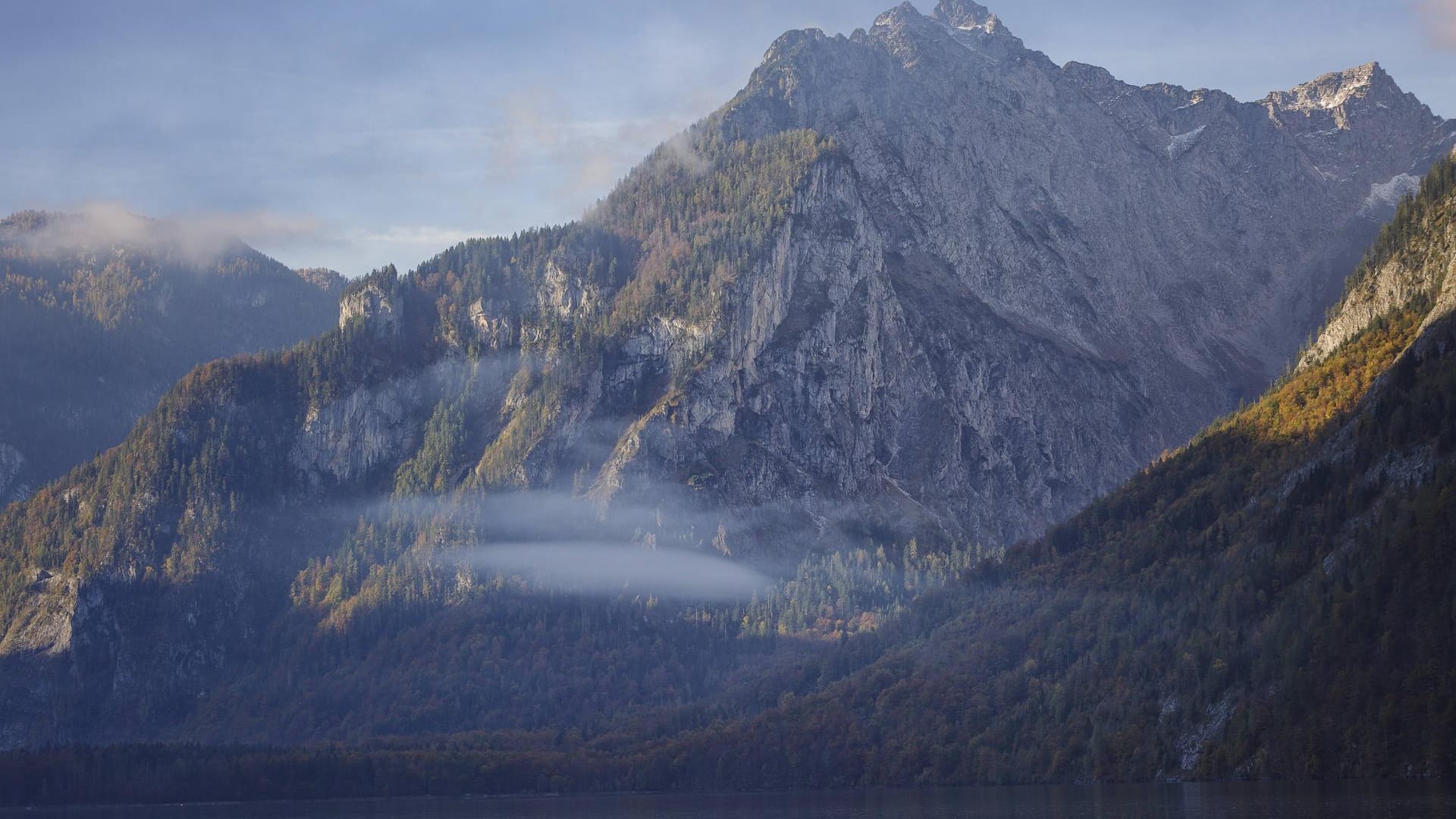 Bergwelt am Königssee: Ein Touristin aus China war in der Gegend Hunderte Meter tief in einen Graben gefallen. Bergwelt am Königssee: Ein Touristin aus China war in der Gegend Hunderte Meter tief in einen Graben gefallen.